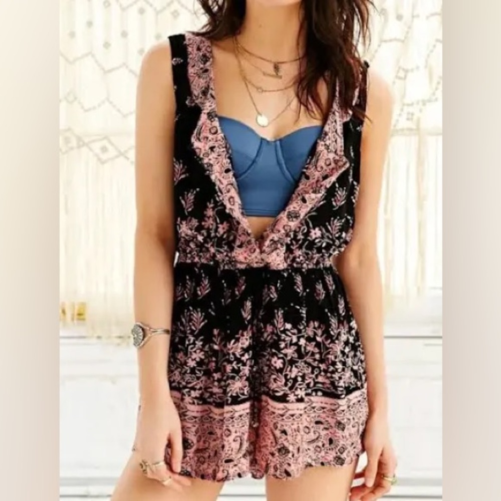 Floral Black and Pink Romper Ecote Urban Outfitters